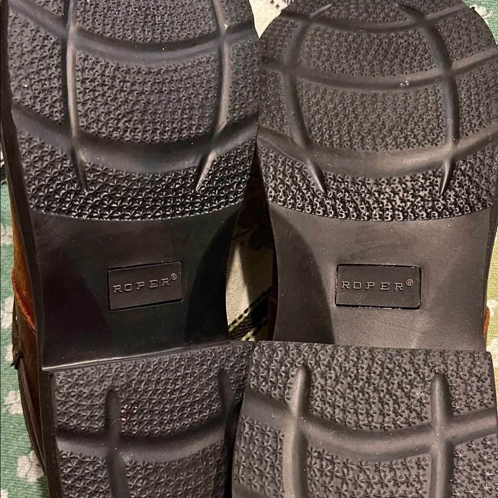 Women’s Roper Crazy Horse Laces mules 8
Round toes. Like new. - Picture 7 of 16